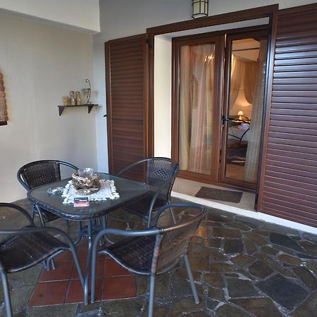 Guesthouse Athanasiou Káto Loutrákion Dış mekan fotoğraf