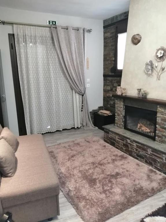 Guesthouse Athanasiou Káto Loutrákion Dış mekan fotoğraf
