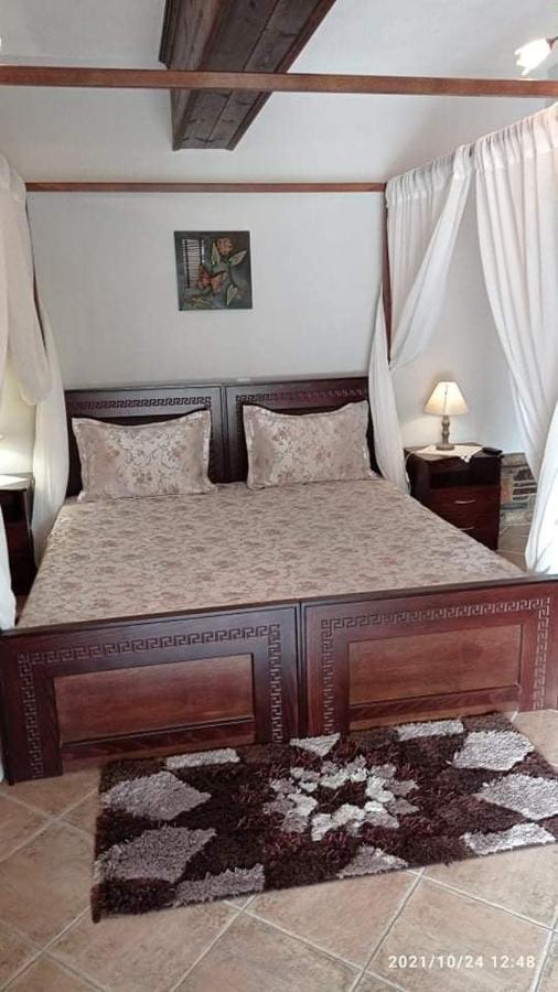 Guesthouse Athanasiou Káto Loutrákion Dış mekan fotoğraf